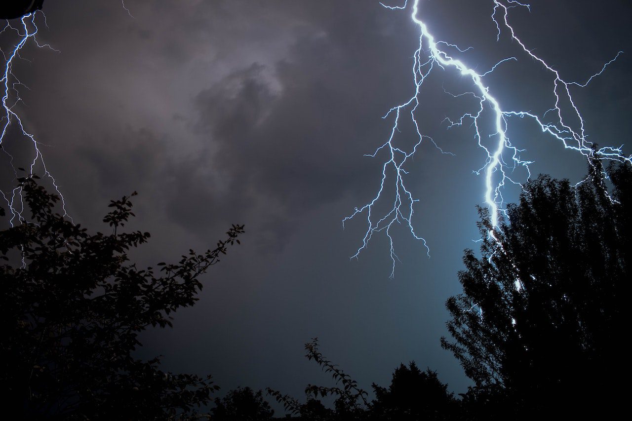 How To Hike Safely in A lightning storm
