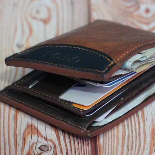 should you bring a wallet backpacking